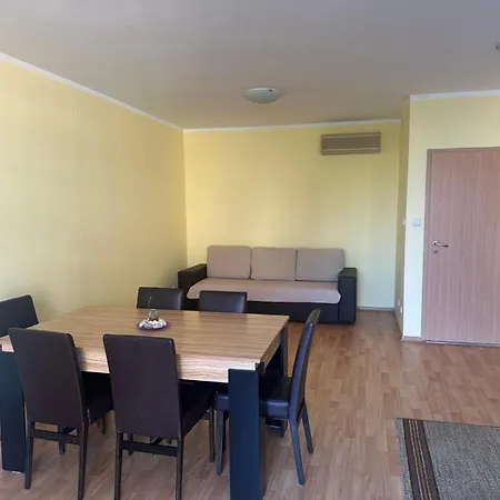 оазис бей Apartamento Ravda