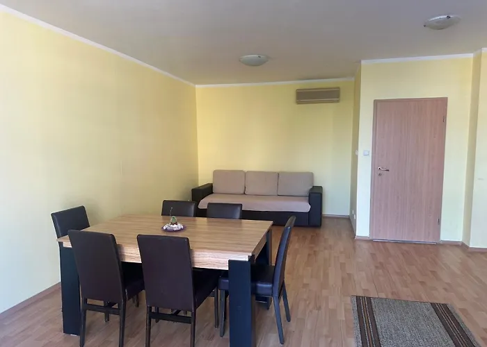 оазис бей Apartamento Ravda